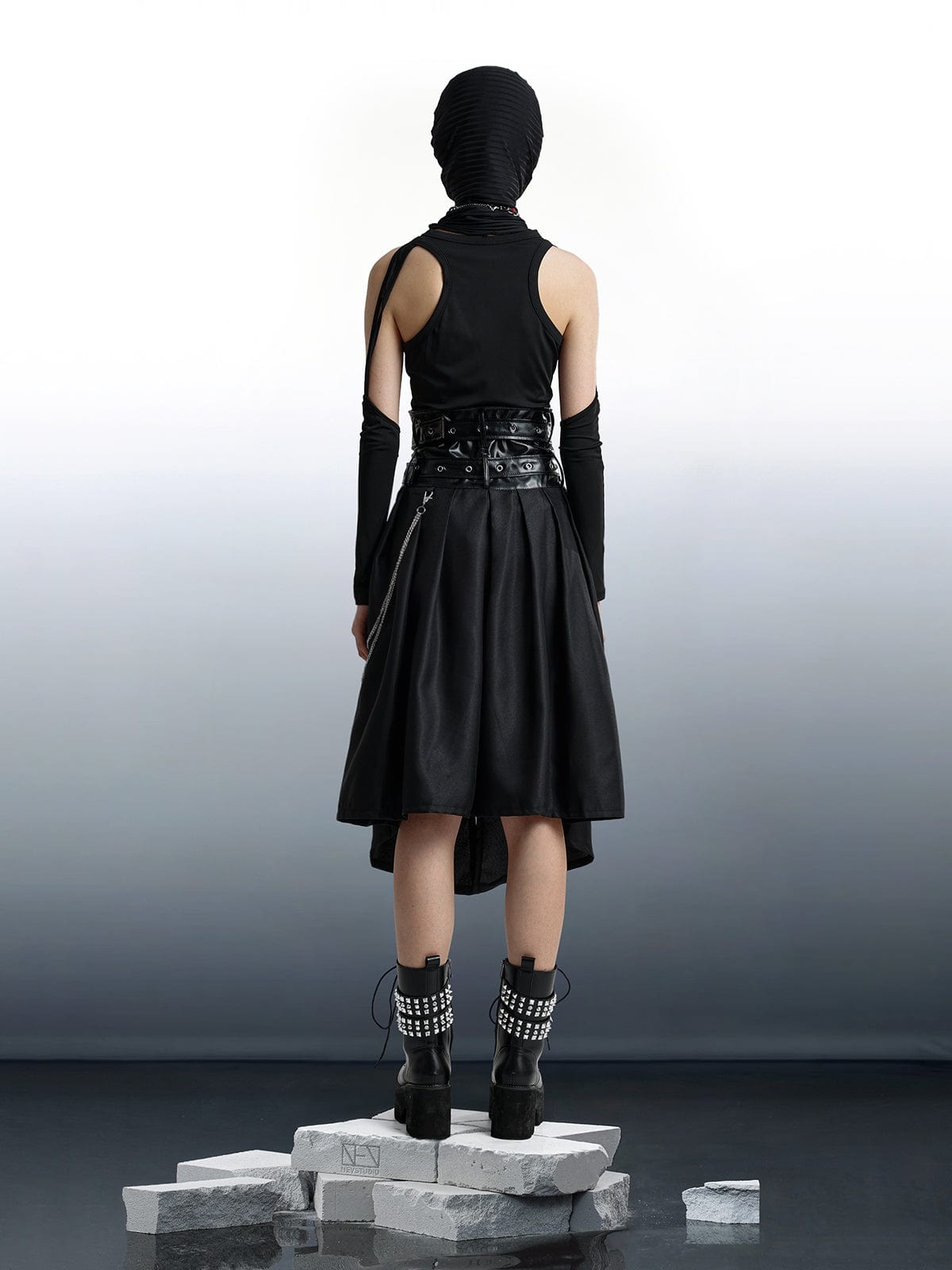 NEV Asymmetric Strappy Chain Pleated Skirt